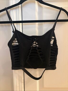 Black Women’s Slit Weave Cutout Crop Top